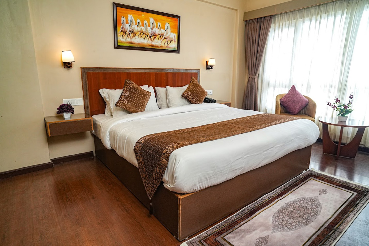 Premium Queen Mountain View